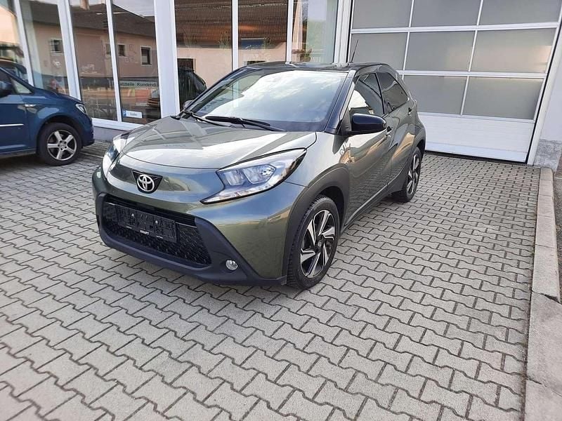 Grün Gebraucht 2022 Toyota Aygo X Pulse SUV | € 14.500 (Fairer Preis) - Bild 1/4