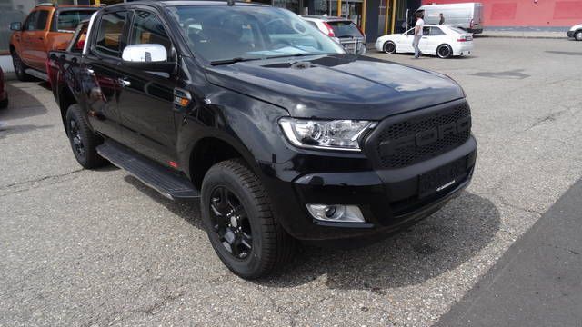 Predator 4x4 автомобиль