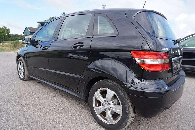 Gebraucht Mercedes B180 109 PS (80 kW) 2010 Schwarz Van / Kleinbus