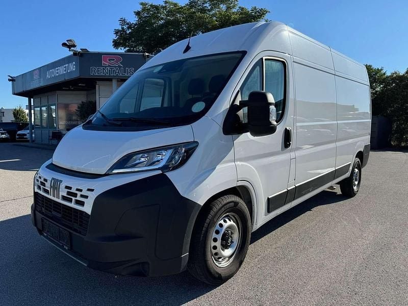 Weiß Gebraucht 2024 Fiat Ducato Basis Van | € 33.490 (Teuer) - Bild 1/4