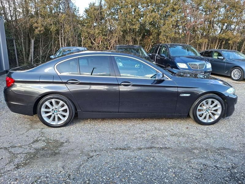 Gebraucht BMW 528 258 PS (189 kW) 2010 Grau Limousine