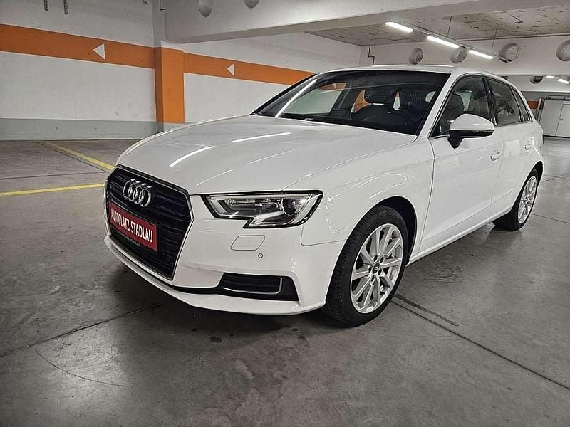 Weiß Gebraucht 2018 Audi A3 Design Limousine | € 16.990 (Fairer Preis) - Bild 1/4