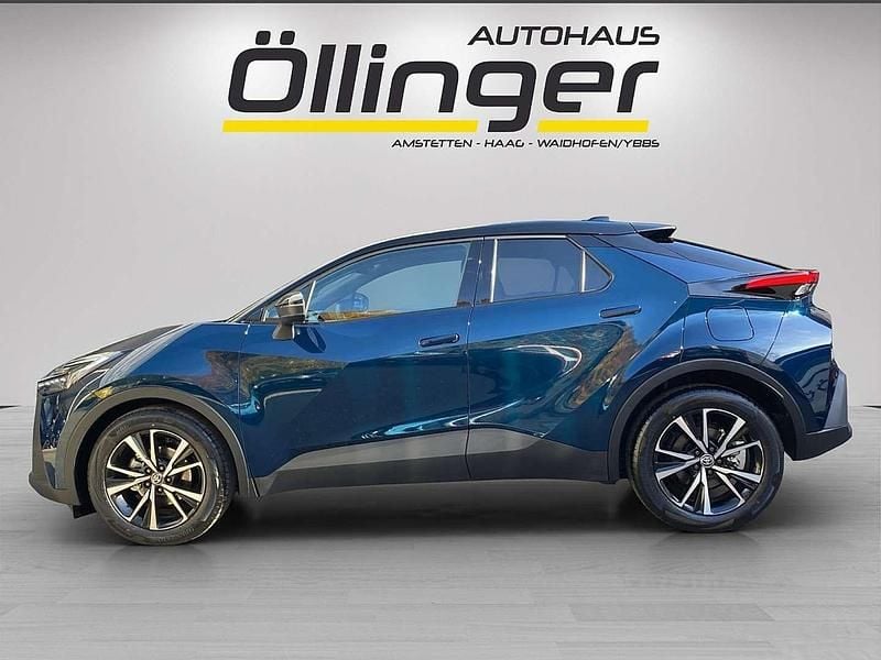 Neu Toyota C-HR Active 98 PS (72 kW) 2025 Blau SUV