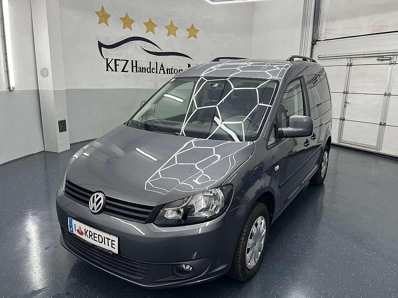 Grau Gebraucht 2013 VW Caddy Family Van / Kleinbus | € 12.990 (Teuer) - Bild 1/4