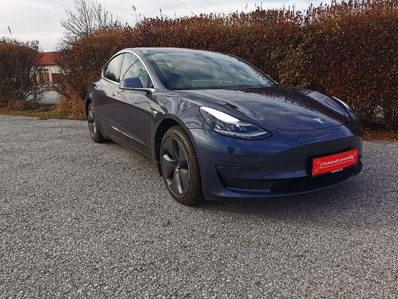 Grau Gebraucht 2020 Tesla Model 3 Standard Range Plus Limousine | € 18.990 (Guter Preis) - Bild 1/4
