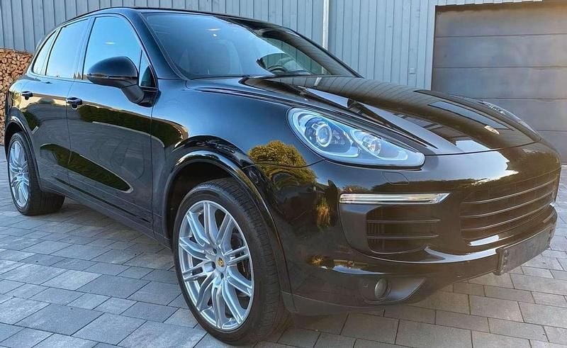 Schwarz Gebraucht 2016 Porsche Cayenne Platinum Edition SUV | € 33.950 - Bild 1/4