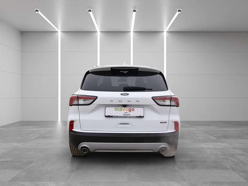 Gebraucht Ford Kuga Titanium 224 PS (164 kW) 2022 Weiß SUV