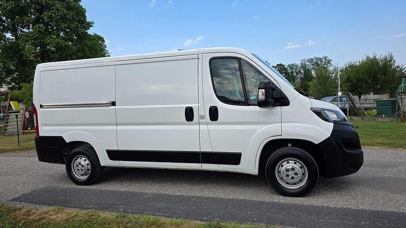 Gebraucht Peugeot Boxer 140 PS (102 kW) 2021 Weiß Van