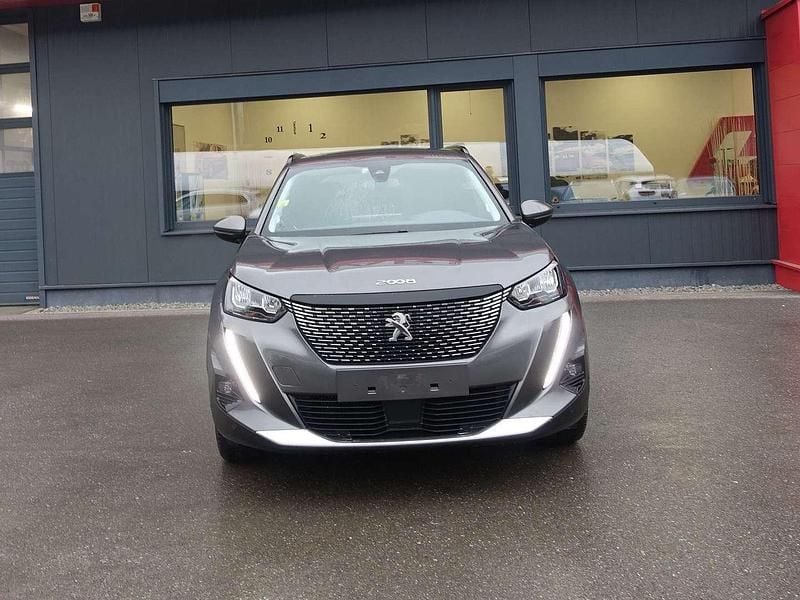 Grau Gebraucht 2021 Peugeot 2008 S SUV | € 17.990 - Bild 1/4