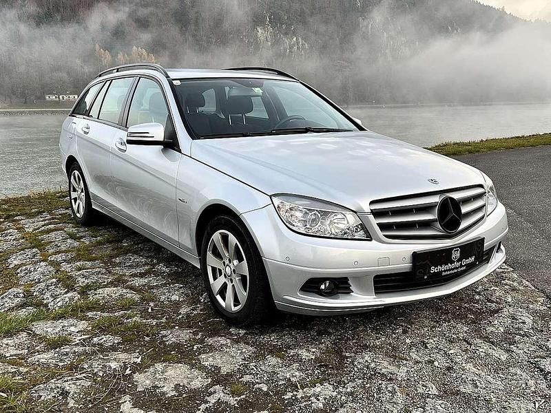 Gebraucht Mercedes C200 Classic 136 PS (100 kW) 2010 Silber Limousine
