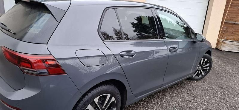 Gebraucht VW Golf Move 131 PS (96 kW) 2023 Grau Limousine