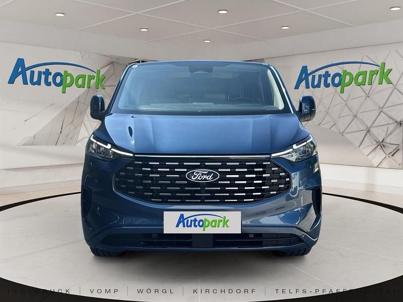 Gebraucht Ford Tourneo Titanium 150 PS (110 kW) 2024 Blau Van / Kleinbus