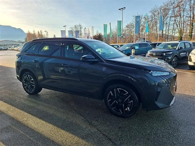 Neu Peugeot 5008 GT 136 PS (100 kW) 2025 Grau Van / Kleinbus
