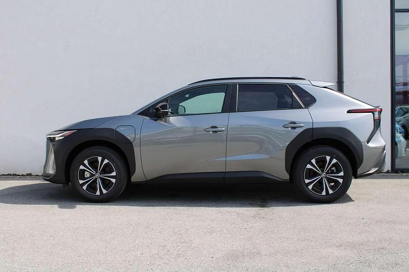 Neu Toyota bZ4X Comfort 160 kW (218 PS) 2025 Grau SUV