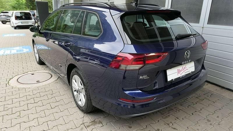 Gebraucht VW Golf VIII Life 116 PS (85 kW) 2021 Mittelblau  metallic Kombi