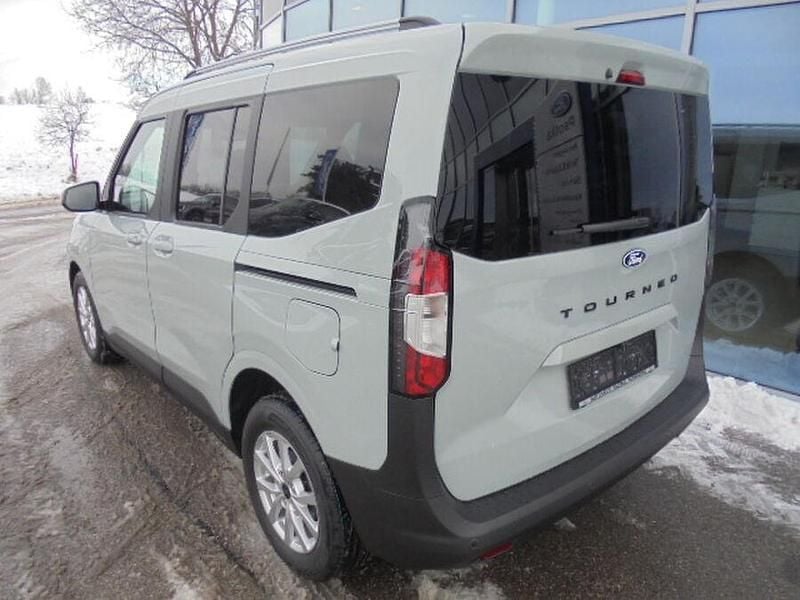 Neu Ford Tourneo Courier Titanium 125 PS (91 kW) 2026 Van / Kleinbus