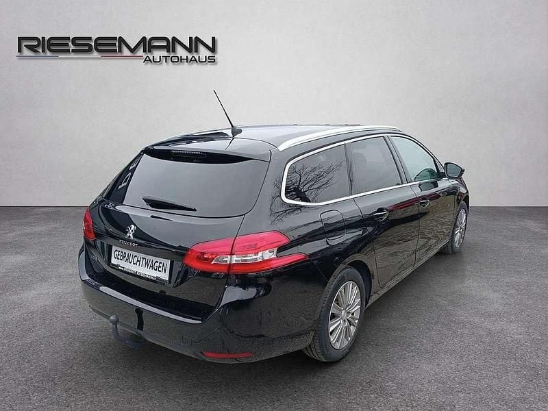 Gebraucht Peugeot 308 SW Allure 131 PS (96 kW) 2019 Schwarz Kombi
