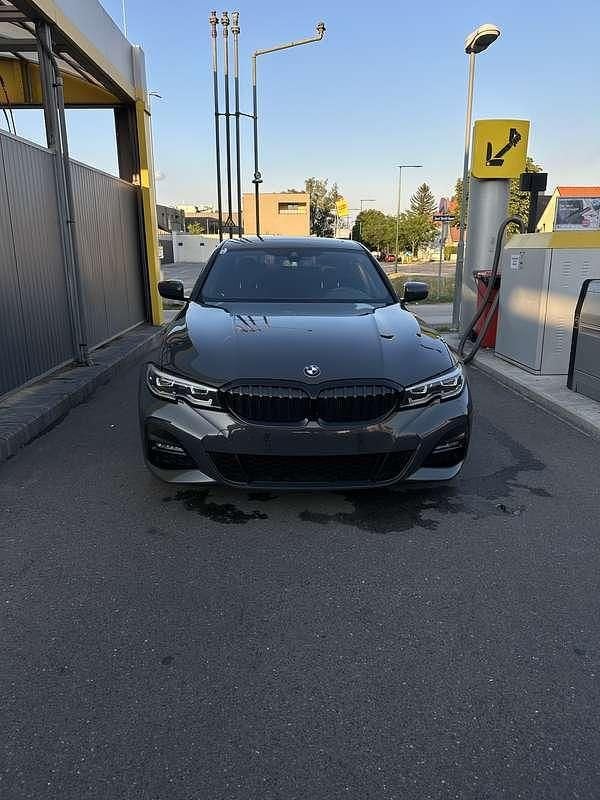 Gebraucht BMW 330 265 PS (194 kW) 2019 Limousine