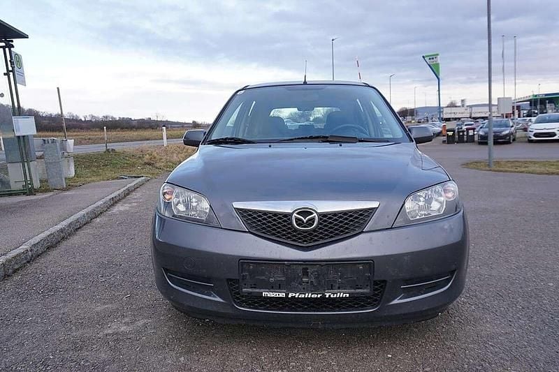 Gebraucht Mazda 2 68 PS (50 kW) 2005 Grau Kleinwagen