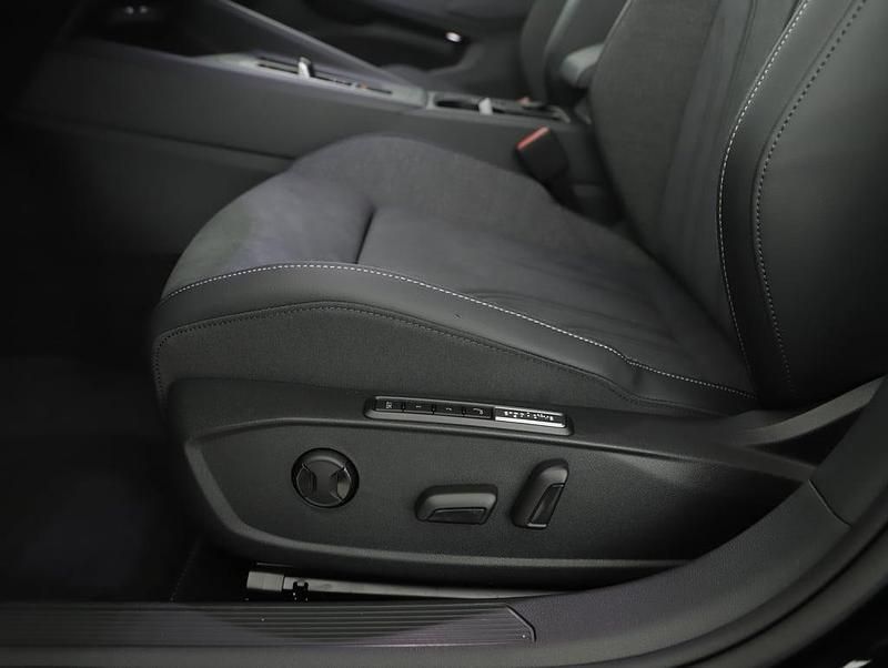 Gebraucht VW Golf VIII Life 116 PS (85 kW) 2025 Schwarz  metallic Limousine