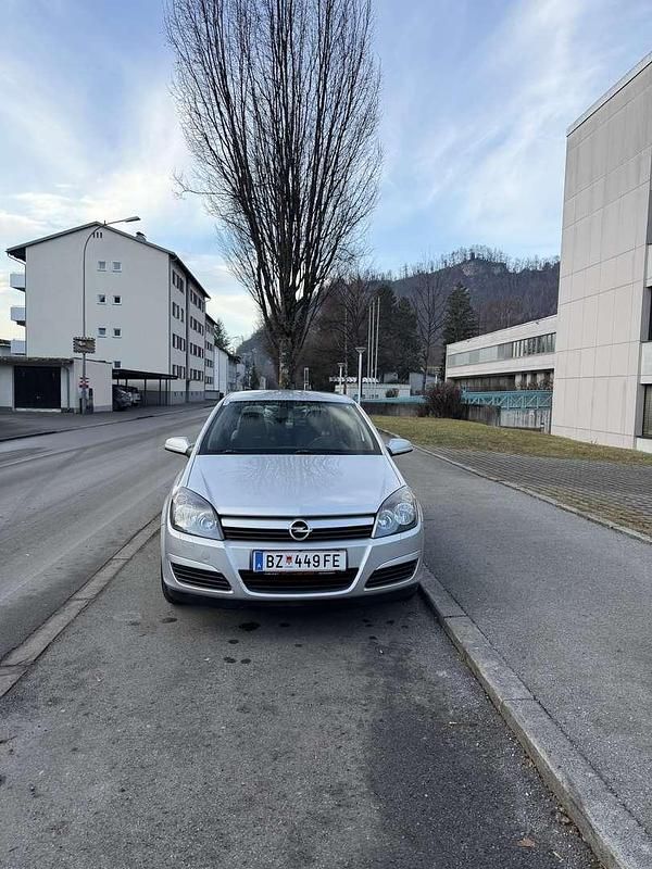 Gebraucht Opel Astra 90 PS (66 kW) 2004 Limousine