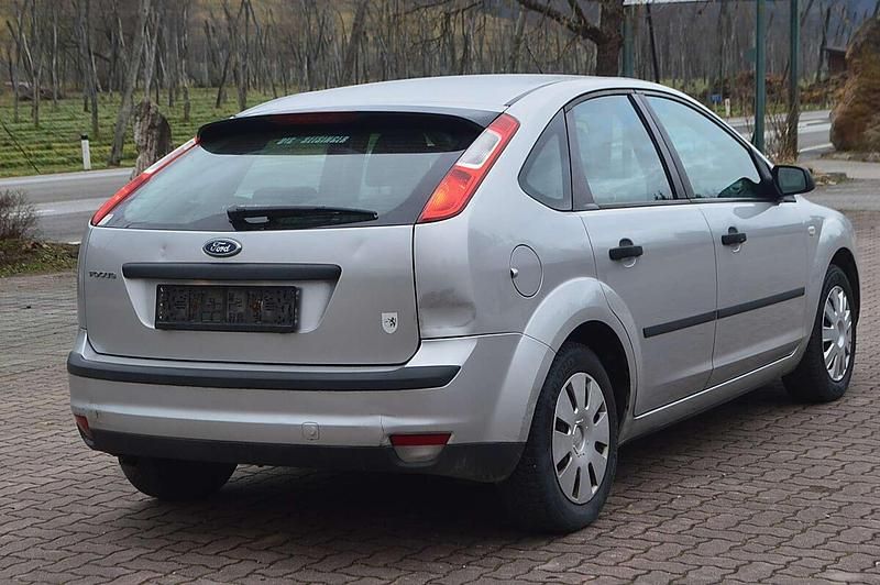 Gebraucht Ford Focus Ambiente 80 PS (58 kW) 2007 Grau Limousine