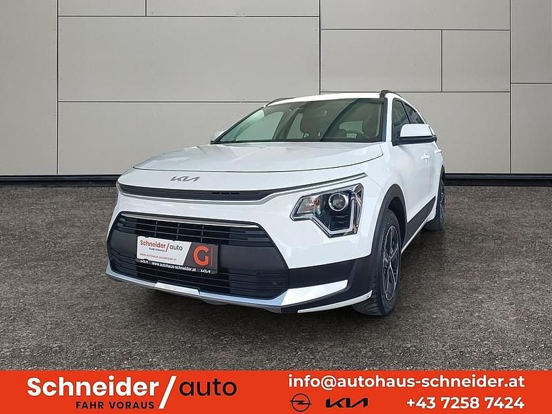 Weiß Gebraucht 2023 Kia Niro Silver SUV | € 23.555 - Bild 1/4