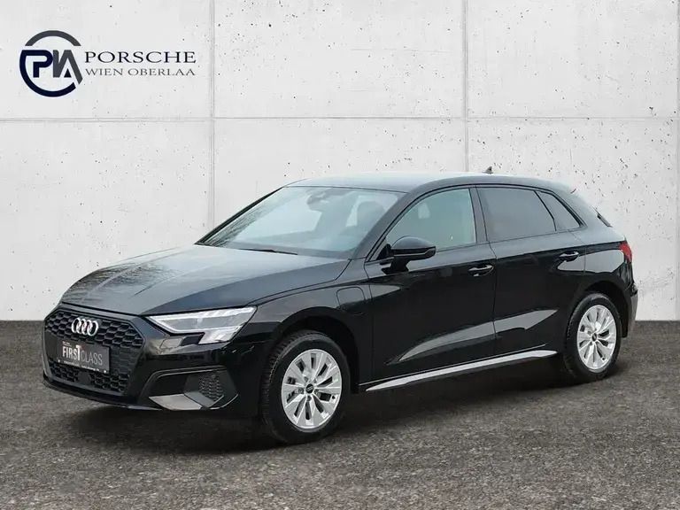 Schwarz normal Gebraucht 2024 Audi A3 Sportback e-tron Kleinwagen | € 29.980 (Etwas zu teuer) - Bild 1/4