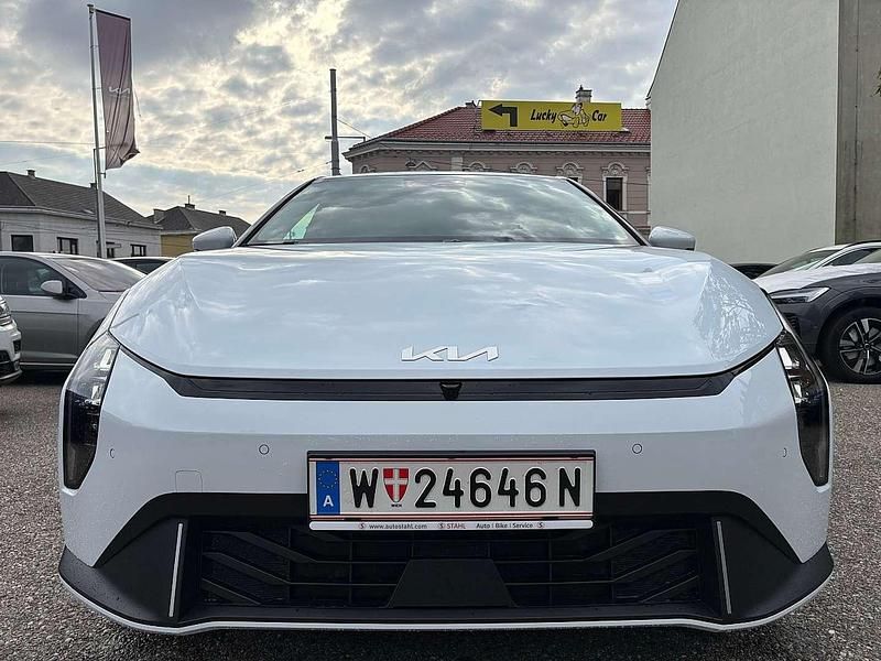 Gebraucht Kia EV4 Plus 150 kW (204 PS) 2025 Weiß Kleinwagen