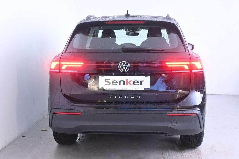 Gebraucht VW Tiguan 131 PS (96 kW) 2025 Schwarz  metallic SUV