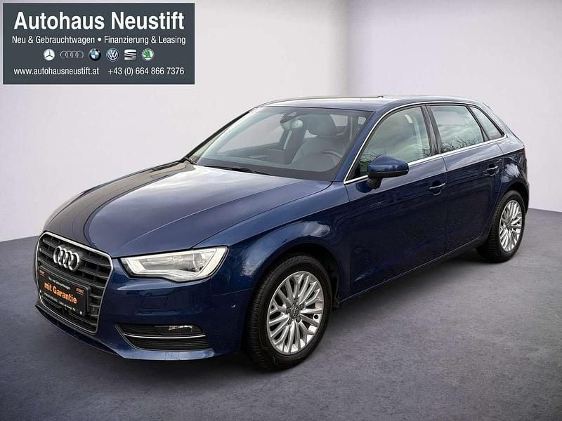 Blau Gebraucht 2013 Audi A3 Ambiente Kleinwagen | € 11.980 (Fairer Preis) - Bild 1/4