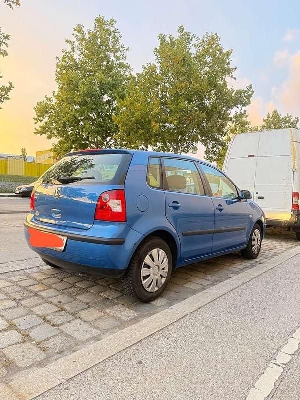 Blau Gebraucht 2004 VW Polo Comfortline Kleinwagen | € 2.000 (Fairer Preis) - Bild 1/4