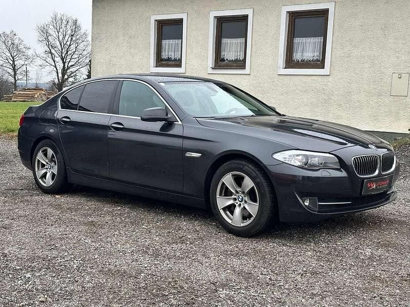 Gebraucht BMW 528 258 PS (189 kW) 2010 Grau Limousine
