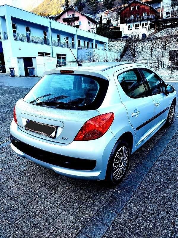 Gebraucht Peugeot 207 Premium 73 PS (53 kW) 2007 Limousine