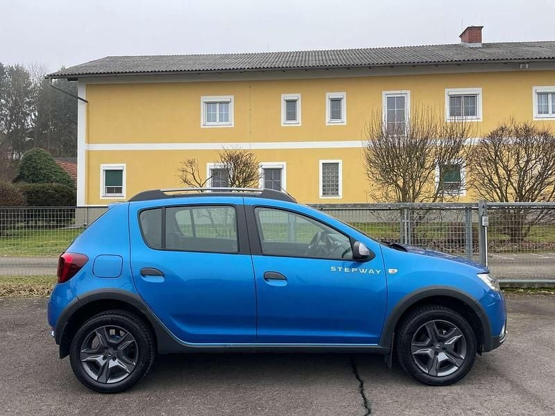 Gebraucht Dacia Sandero Stepway 90 PS (66 kW) 2018 Blau Limousine