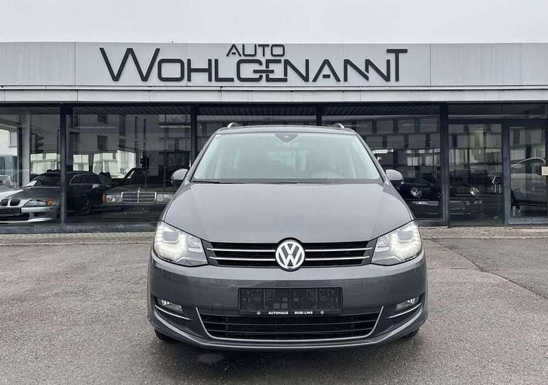 Gebraucht VW Sharan Business+ 150 PS (110 kW) 2020 Grau Van / Kleinbus