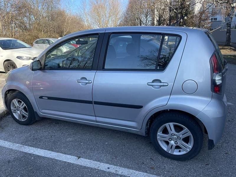 Gebraucht Subaru Justy 69 PS (50 kW) 2009 Silber Kleinwagen