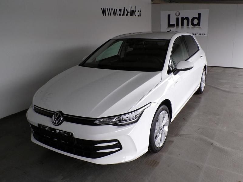 Neu VW Golf VIII 115 PS (84 kW) 2026 Weiss  normal