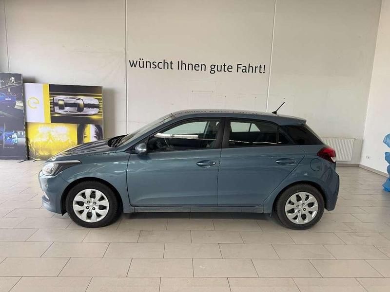 Gebraucht Hyundai i20 Comfort 75 PS (55 kW) 2015 Limousine