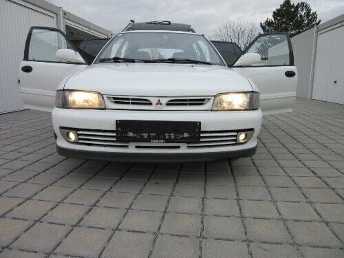 Weiß Gebraucht 1994 Mitsubishi Lancer Kombi | € 3.111 - Bild 1/4