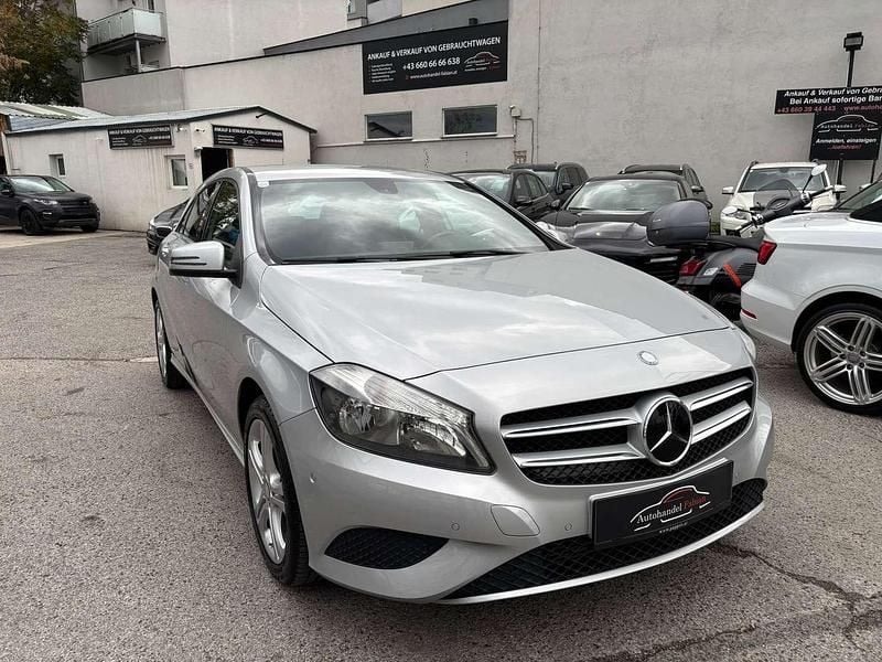 Silber Gebraucht 2016 Mercedes A180 Kleinwagen | € 12.499 (Superpreis) - Bild 1/4