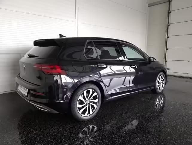Gebraucht VW Golf VIII Active 150 PS (110 kW) 2022 Schwarz Limousine
