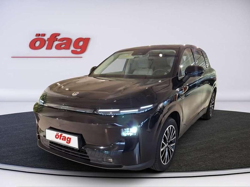 Neu Leapmotor B10 160 kW (218 PS) 2025 Schwarz SUV
