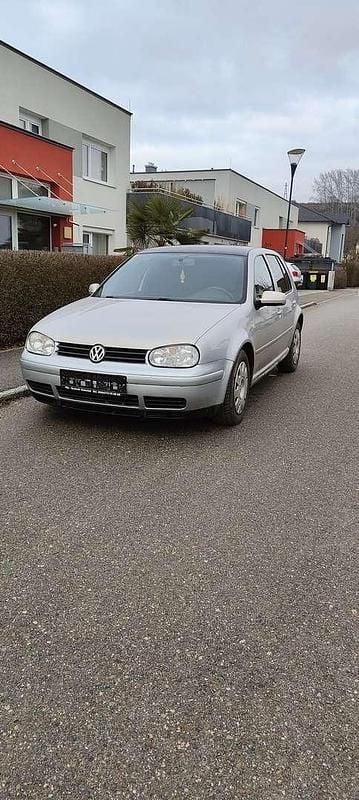 Grau Gebraucht 1998 VW Golf Highline Limousine | € 950 (Superpreis) - Bild 1/4