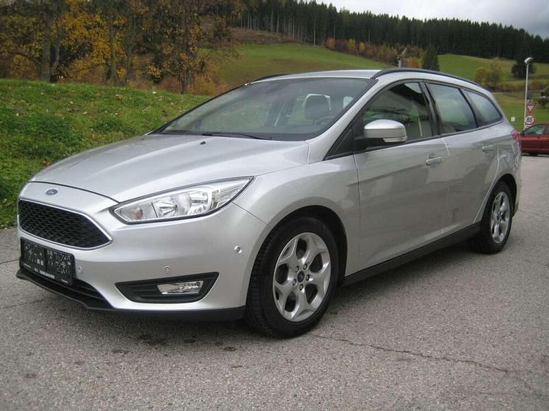 Silber Gebraucht 2016 Ford Focus Kombi | € 6.900 (Fairer Preis) - Bild 1/4