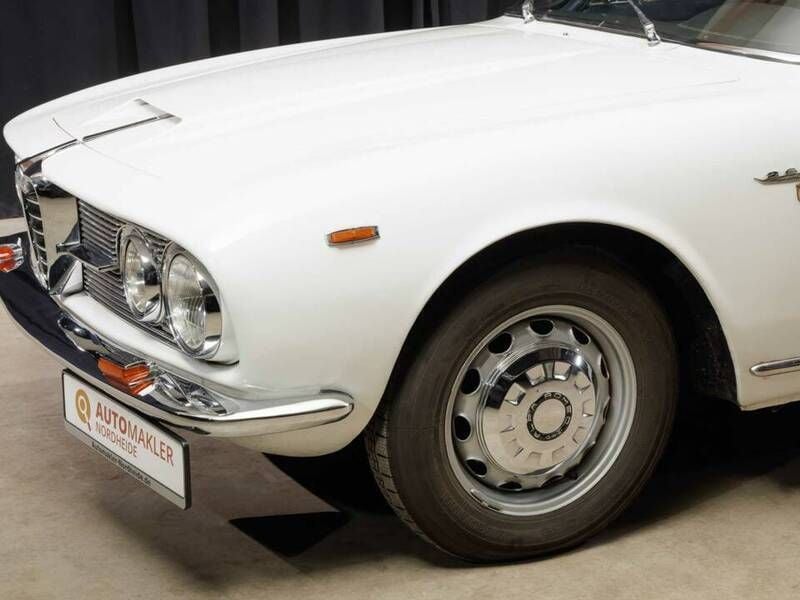 Gebraucht Alfa Romeo 2600 Sprint 145 PS (106 kW) 1964 Weiß Coupé