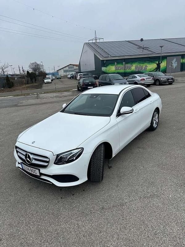 Gebraucht Mercedes E220 Avantgarde 194 PS (142 kW) 2016 Limousine