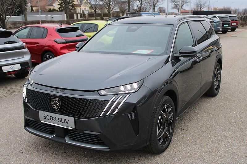 Neu Peugeot 5008 136 PS (100 kW) 2025 Grau SUV