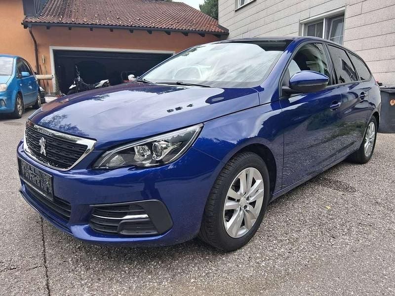 Gebraucht Peugeot 308 SW Active 131 PS (96 kW) 2019 Blau Kombi