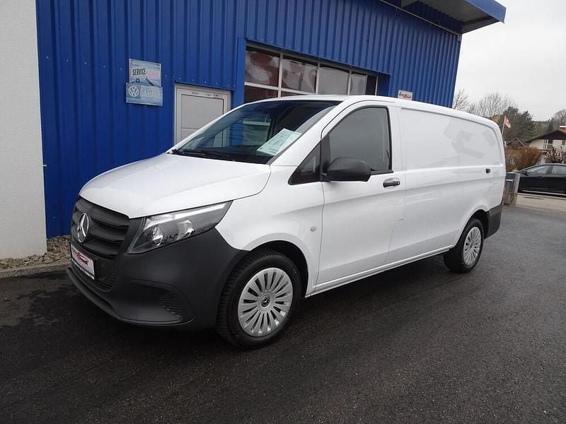Gebraucht Mercedes Vito 163 PS (119 kW) 2024 Weiß Van
